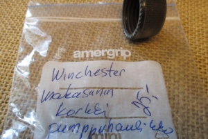 Winchester pumppuhaulikon makasiinikorkki